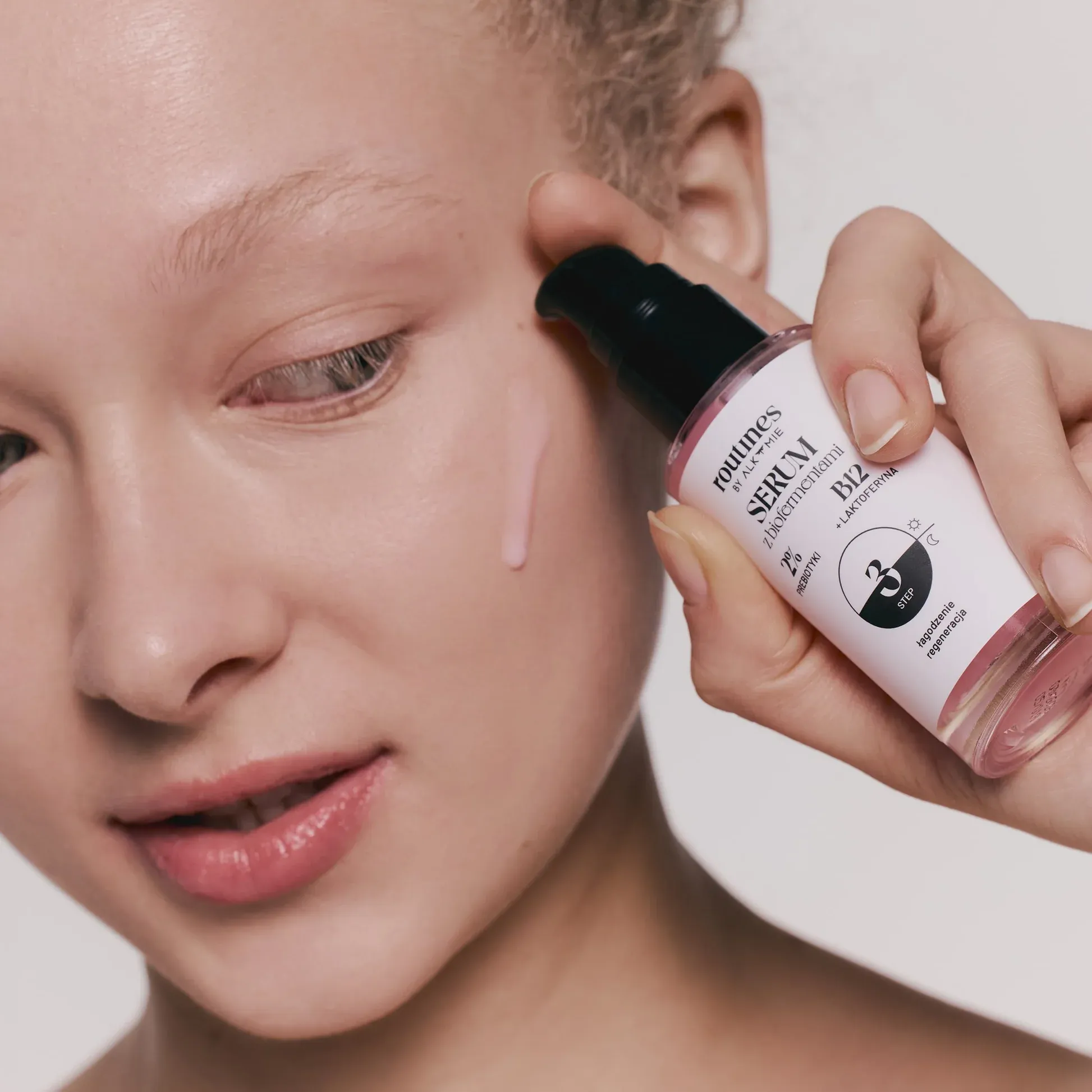 Routines STEP 3 serum med biofermentater, vitamin B12 og laktoferrin ansikt